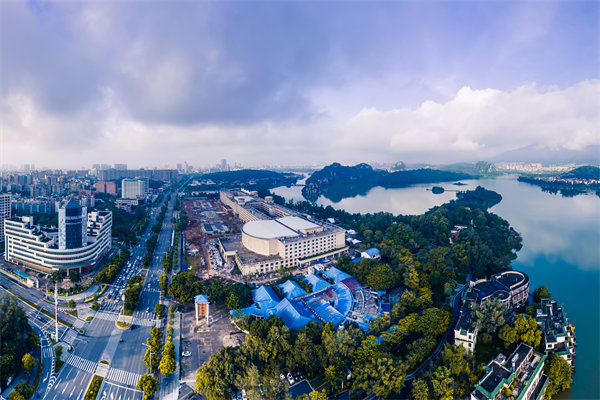 企業(yè)陷戰(zhàn)略迷茫難尋增長(zhǎng)路，肇慶戰(zhàn)略咨詢公司能指明方向嗎？