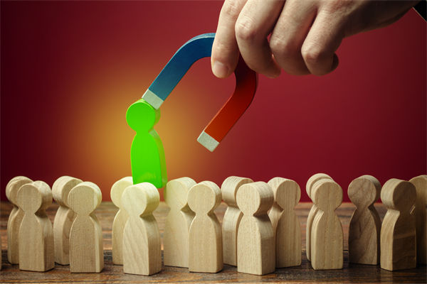 行業(yè)競(jìng)爭(zhēng)陷入被動(dòng)，薪酬咨詢?nèi)绾五懺烊瞬盼Γ? /></a></div>
                    <div   id=