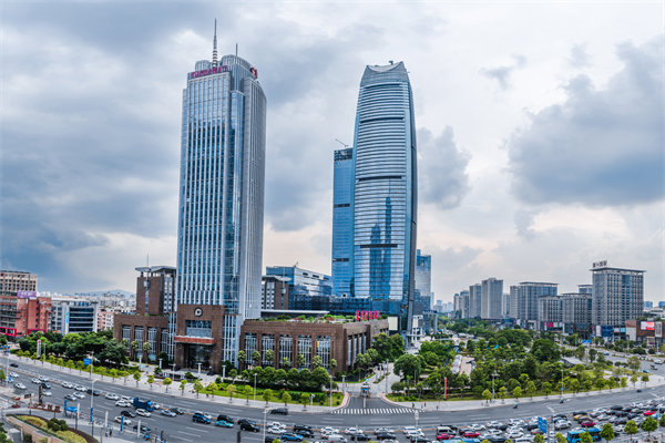 集團(tuán)子公司各自為戰(zhàn)內(nèi)耗嚴(yán)重，東莞集團(tuán)管控咨詢公司能協(xié)助解決嗎？